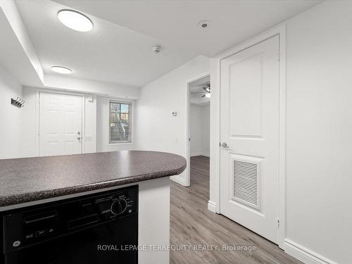 90-9 Windermere Ave, Toronto, ON - Indoor Photo Showing Other Room