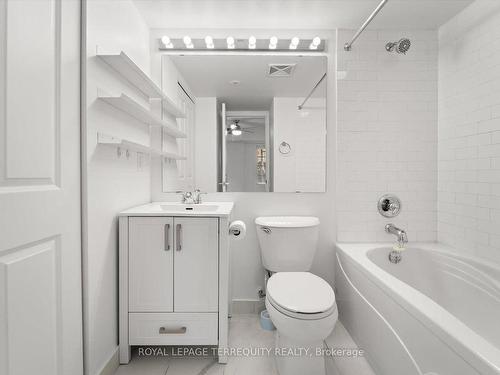 90-9 Windermere Ave, Toronto, ON - Indoor Photo Showing Bathroom