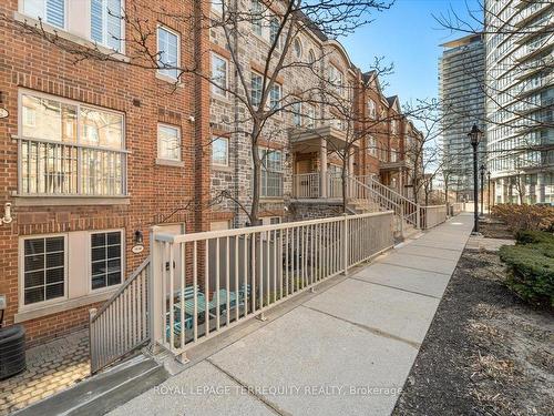 90-9 Windermere Ave, Toronto, ON - Outdoor