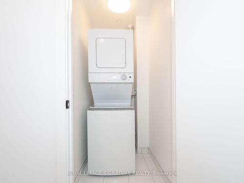 804-1285 Dupont St, Toronto, ON - Indoor Photo Showing Laundry Room