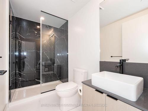 804-1285 Dupont St, Toronto, ON - Indoor Photo Showing Bathroom