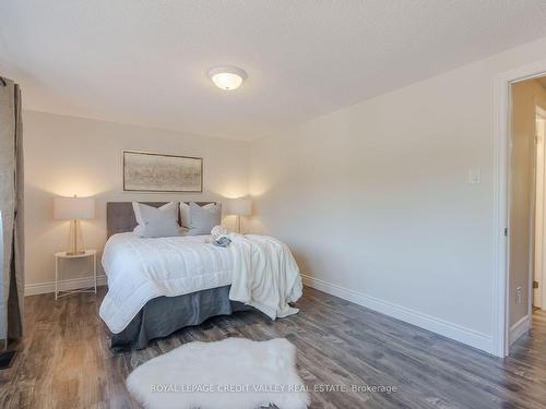 5937 Shandwick Pl, Mississauga, ON - Indoor Photo Showing Bedroom