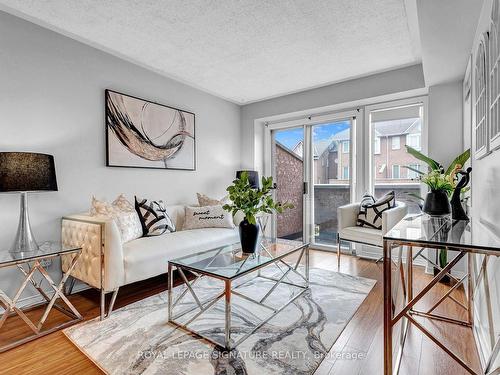 165-99 Bristol Rd, Mississauga, ON - Indoor Photo Showing Living Room