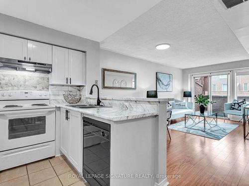 165-99 Bristol Rd, Mississauga, ON - Indoor Photo Showing Kitchen