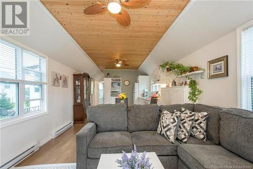 13 Third Street, Lakeville, NB - Indoor Photo Showing Living Room