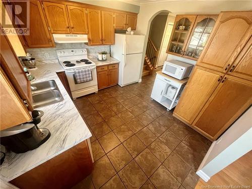 38 Sandalwood Crescent, Saint John, NB - Indoor Photo Showing Kitchen