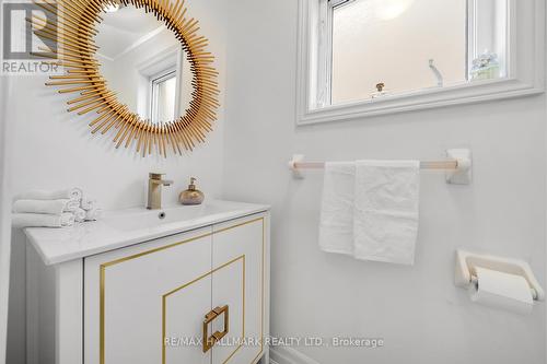 101 Ravine Edge Drive, Richmond Hill, ON - Indoor Photo Showing Bathroom