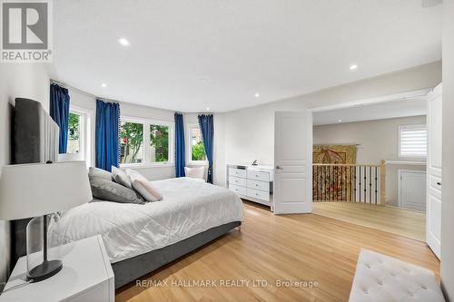 101 Ravine Edge Drive, Richmond Hill, ON - Indoor Photo Showing Bedroom