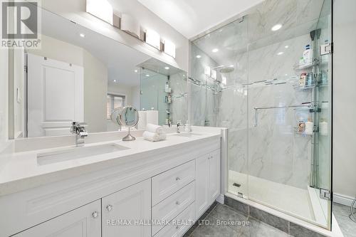 101 Ravine Edge Drive, Richmond Hill, ON - Indoor Photo Showing Bathroom