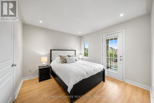 101 Ravine Edge Drive, Richmond Hill, ON - Indoor Photo Showing Bedroom