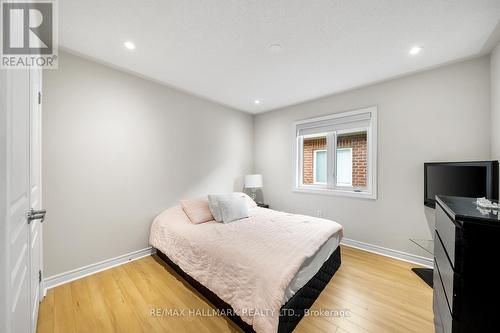 101 Ravine Edge Drive, Richmond Hill, ON - Indoor Photo Showing Bedroom