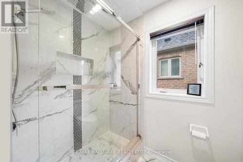 101 Ravine Edge Drive, Richmond Hill, ON - Indoor Photo Showing Bathroom