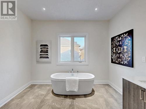 19 Aida Place, Richmond Hill, ON - Indoor Photo Showing Bathroom