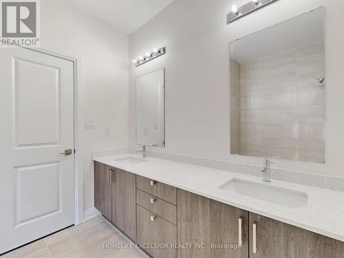 19 Aida Place, Richmond Hill, ON - Indoor Photo Showing Bathroom