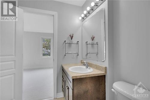 213 Hidden Meadow Avenue, Ottawa, ON - Indoor Photo Showing Bathroom