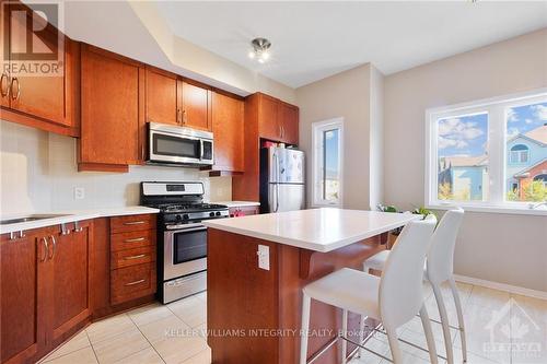 27 - 1112 Georgeton Pvt, Ottawa, ON - Indoor Photo Showing Kitchen