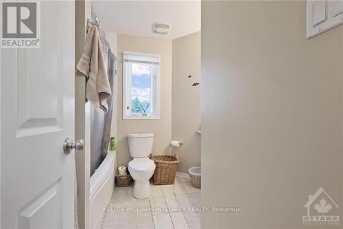 27 - 1112 Georgeton Pvt, Ottawa, ON - Indoor Photo Showing Bathroom