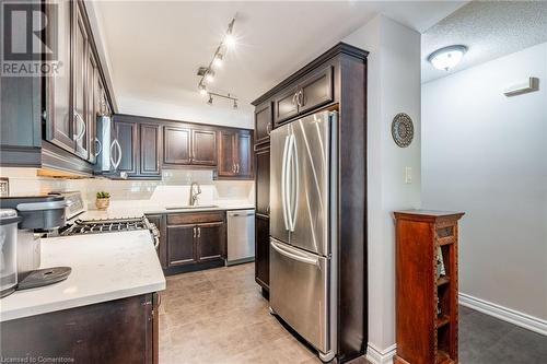 2880 Headon Forest Drive Unit# 18, Burlington, ON - Indoor Photo Showing Kitchen With Stainless Steel Kitchen