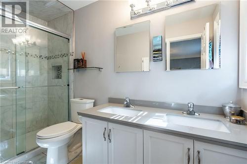 2880 Headon Forest Drive Unit# 18, Burlington, ON - Indoor Photo Showing Bathroom