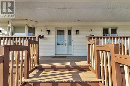 2807 Henrie Road, Clarence-Rockland, ON - Outdoor With Deck Patio Veranda With Exterior