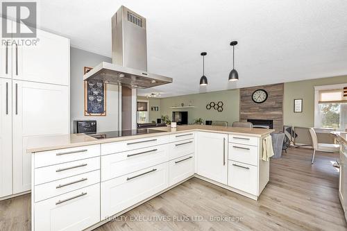 2807 Henrie Road, Clarence-Rockland, ON - Indoor Photo Showing Kitchen