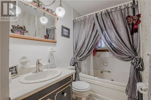 227 Gardner Avenue, Cornwall, ON - Indoor Photo Showing Bathroom