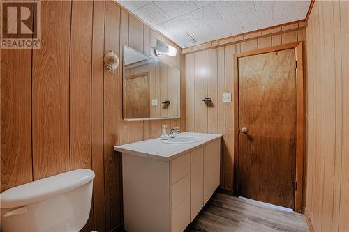 227 Gardner Avenue, Cornwall, ON - Indoor Photo Showing Bathroom