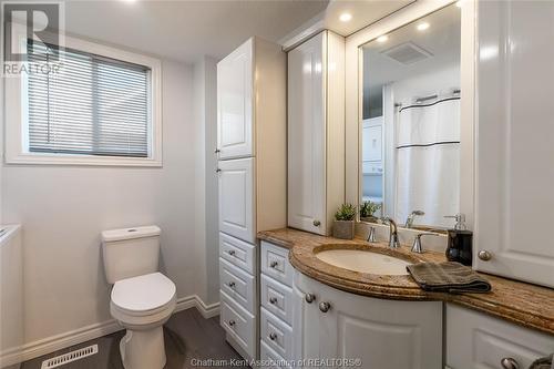 16 Thelma Avenue, Chatham, ON - Indoor Photo Showing Bathroom