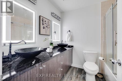 36 Tudor Street, Kitchener, ON - Indoor Photo Showing Bathroom