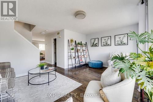 36 Tudor Street, Kitchener, ON - Indoor Photo Showing Living Room