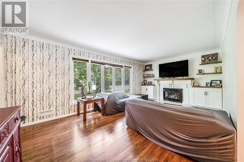 465 Roselawn Drive, Windsor, ON - Indoor Photo Showing Other Room With Fireplace