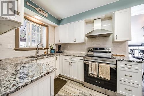 465 Roselawn Drive, Windsor, ON - Indoor Photo Showing Kitchen With Double Sink