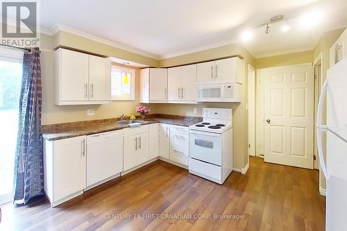 1261 Limberlost Road, London, ON - Indoor Photo Showing Kitchen