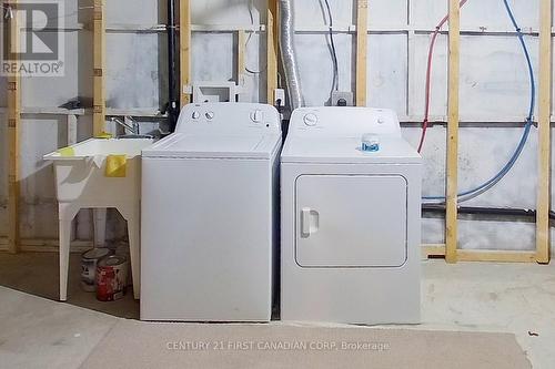 1261 Limberlost Road, London, ON - Indoor Photo Showing Laundry Room