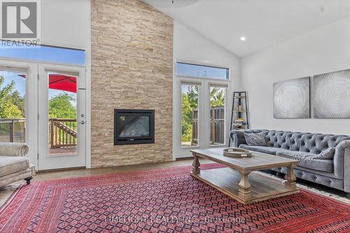 302 Callaway Road, London, ON - Indoor Photo Showing Living Room With Fireplace