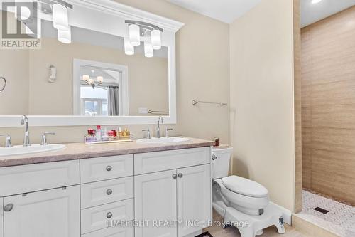 302 Callaway Road, London, ON - Indoor Photo Showing Bathroom