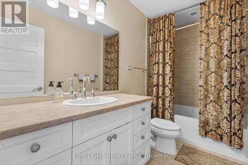 302 Callaway Road, London, ON - Indoor Photo Showing Bathroom