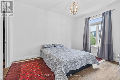 302 Callaway Road, London, ON - Indoor Photo Showing Bedroom