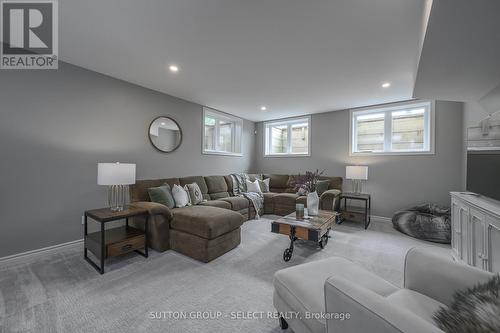 1962 Kilgorman Way, London, ON - Indoor Photo Showing Living Room