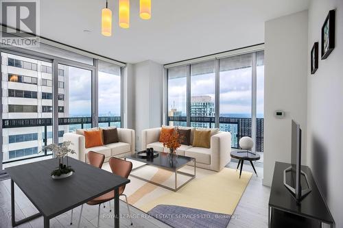 2705 - 8 Eglinton Avenue E, Toronto, ON - Indoor Photo Showing Living Room