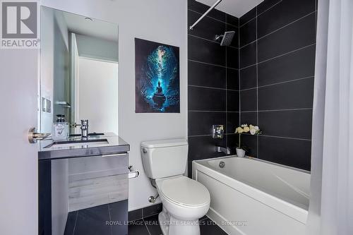 2705 - 8 Eglinton Avenue E, Toronto, ON - Indoor Photo Showing Bathroom