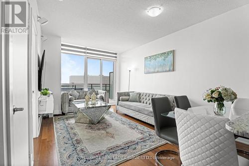 Lph10 - 4070 Confederation Parkway, Mississauga, ON - Indoor Photo Showing Living Room