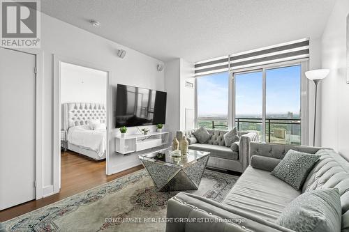 Lph10 - 4070 Confederation Parkway, Mississauga, ON - Indoor Photo Showing Living Room