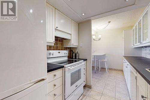 1108 - 1515 Lakeshore Road E, Mississauga, ON - Indoor Photo Showing Kitchen