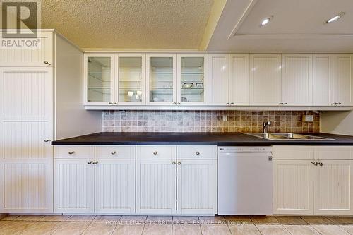 1108 - 1515 Lakeshore Road E, Mississauga, ON - Indoor Photo Showing Kitchen