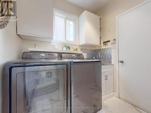 4308 Credit Point Drive, Mississauga, ON - Indoor Photo Showing Laundry Room