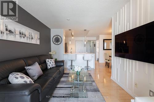 707 - 323 Richmond Street E, Toronto, ON - Indoor Photo Showing Living Room