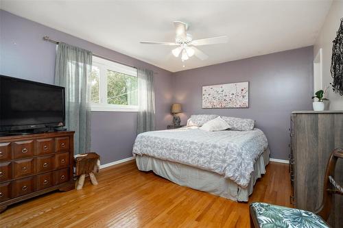 1586 Mathers Bay W, Winnipeg, MB - Indoor Photo Showing Bedroom