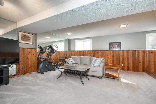 1586 Mathers Bay W, Winnipeg, MB - Indoor