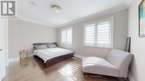 211 Centre Street W, Richmond Hill, ON - Indoor Photo Showing Bedroom